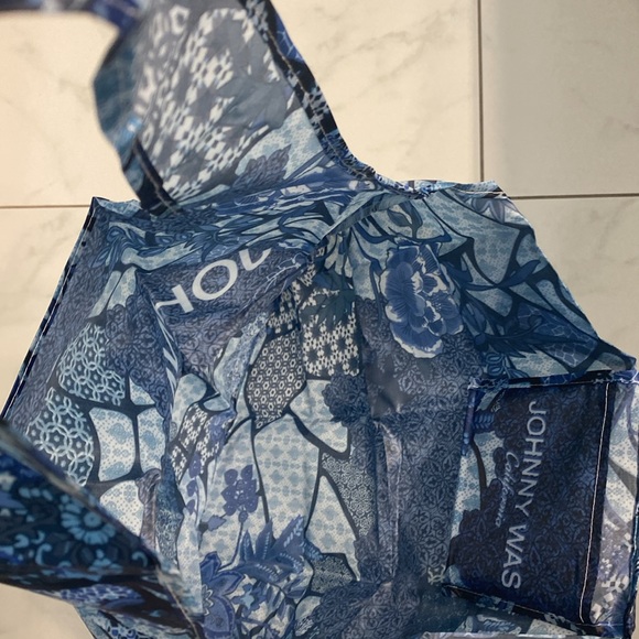NWT Johnny was reusable nylon tote bag blue floral patchwork - Picture 5 of 7